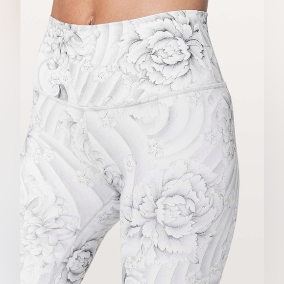 Lululemon Wunder Under Hi-Rise 7/8 Tight 25" in Twine White Multi Size 8 - Picture 4 of 9